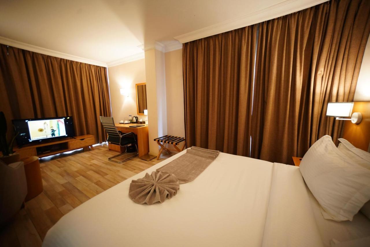 Mado Hotel Addis Ababa Exteriör bild