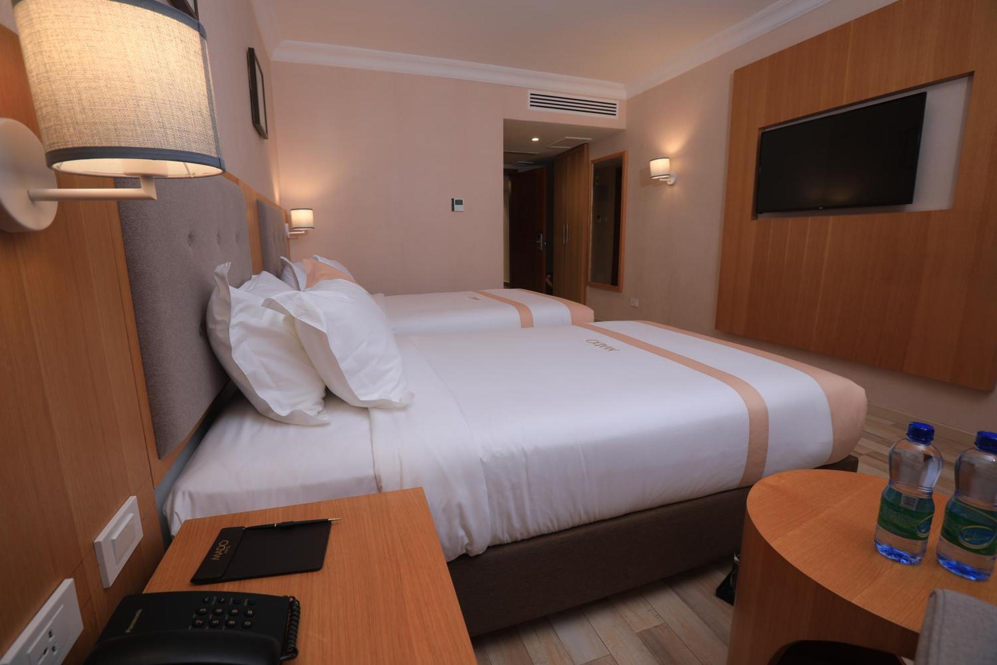 Mado Hotel Addis Ababa Exteriör bild