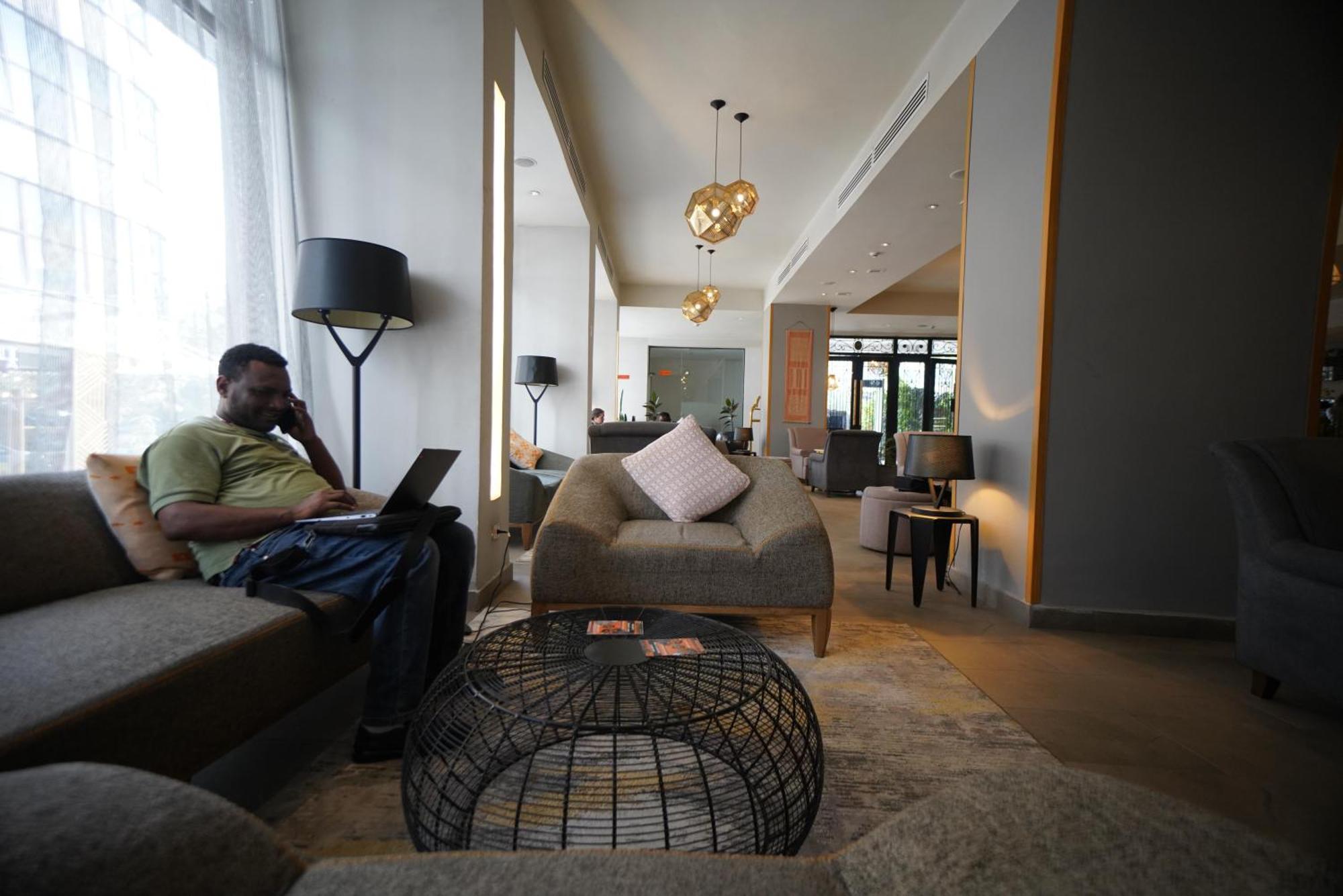 Mado Hotel Addis Ababa Exteriör bild